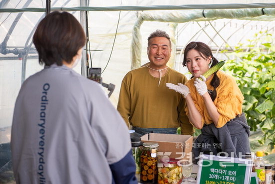 ▲ 팜모닝은 가입 농가들의 유통망 확충을 위해 e커머스 판매는 물론 라이브 커머스 등 다양한 지원을 하고 있다.