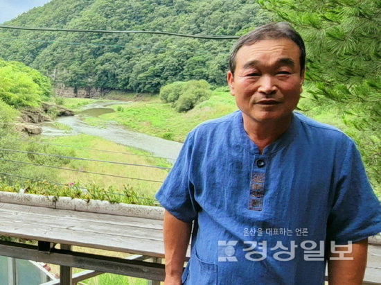 ▲ 70년 가까이 암각화를 지켜봐 온 박성철씨. 반구대 암각화를 지키는 대곡리주민보존회 감사를 맡고 있다.