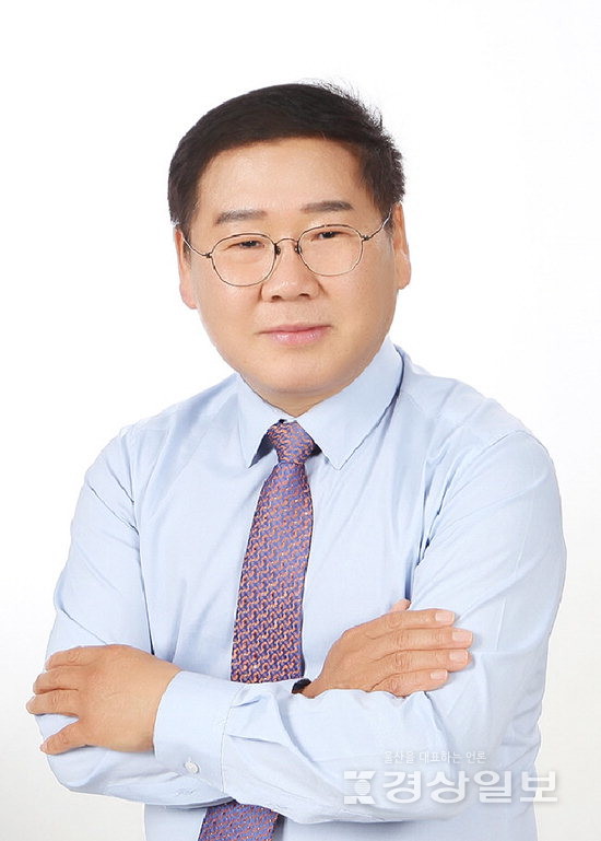 ▲ 장평규(사진) 제2대 울산시테니스협회장이 지난 17일 취임했다. 지난 1월께 단독후보로 출마해 당선됐지만 신종 코로나바이러스 감염증(코로나19) 확산 탓에 이·취임식이 미뤄진 이후 6개월여만이다.