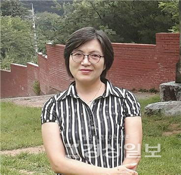 ▲ 송은숙(사진) 시인