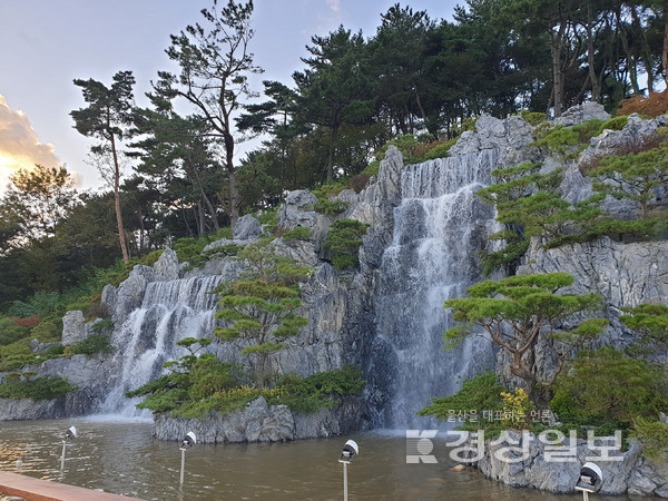 양산시 명소로 자리매김할 석가산 폭포^연못.