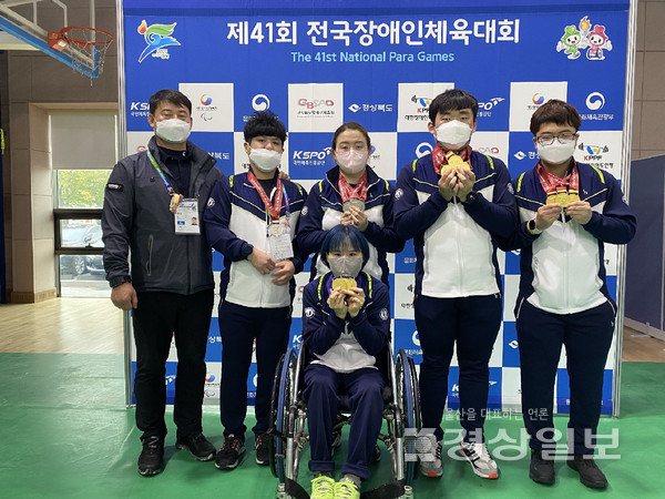 울산 동구 돌고래역도단은 지난 21일부터 24일까지 경북 포항 만인당체육관에서 열린 제41회 전국장애인체전에서 금 9개, 은 4개를 획득했다.
