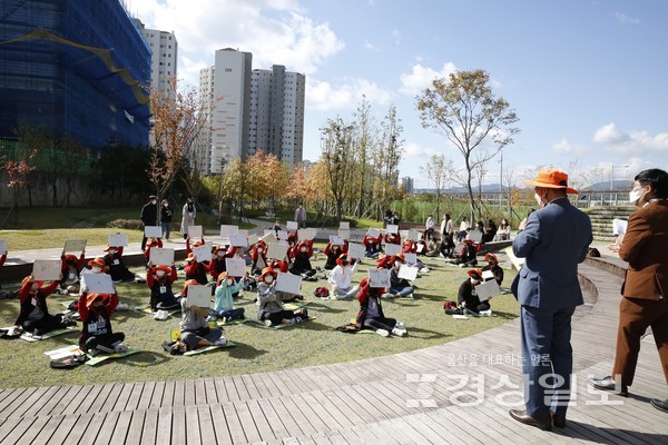 울산 북구 농소2동 안전마을만들기 협의회(회장 김상태)는 지난 23일 중산동 한울소공원에서 청소년 대상 안전골든벨을 열었다.