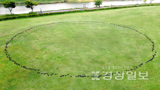 ▲ ‘나는 늘 다른곳으로 돌아간다’(김인배).