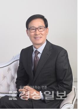 제9대 울산동구문화원장에 지종찬(63) 현 원장이 재선임됐다. 임기는 2022년 1월1일부터 2025년 12월31일까지 총 4년이다.