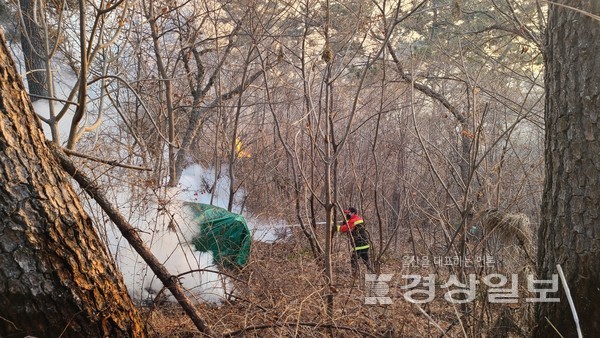 1일 오전 5시48분께 울산 울주군 서생면의 한 야산에서 산불이 발생했다.산불은 입산자 실화로 발생한 것으로 추정되면, 임야 약 1.5ha를 태우고 약 3시간여 뒤인 오전 8시55분께 진화됐다.