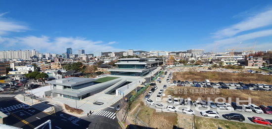 울산시립미술관과 울산객사복원부지