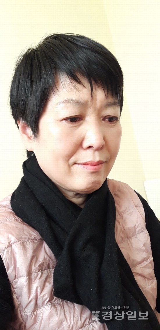 ▲ 서양화가 윤옥란(사진)씨