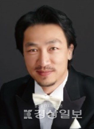 ▲ 황성진 지휘자