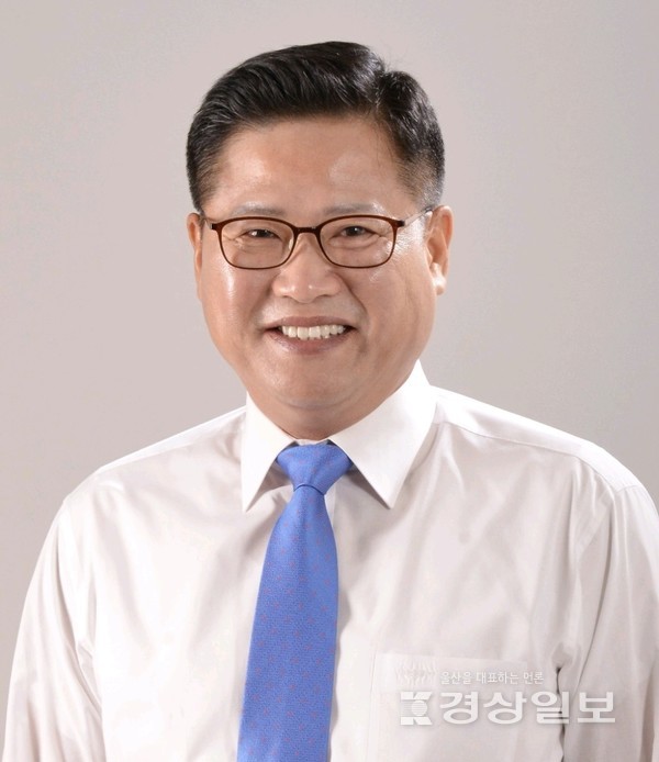 김태남 울주군자원봉사센터 이사가 더불어민주당 울산시당 신임 울주군지역위원장 직무대행으로 선임됐다.