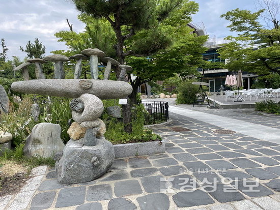 ▲ 울산 울주군 온양읍에 위치한 ‘발리동천’은 문화생활과 여가를 즐길 수 있는 나들이 공간으로 인기를 끌고 있다.