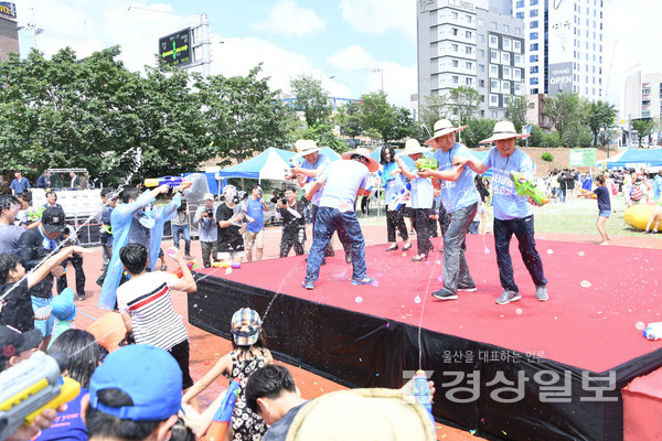 울산 중구(구청장 김영길)는 오는 13일(토) 오후 1시부터 6시까지 태화강 체육공원 일원에서 ‘2022년 워터버블페스티벌’이 열린다고 밝혔다.