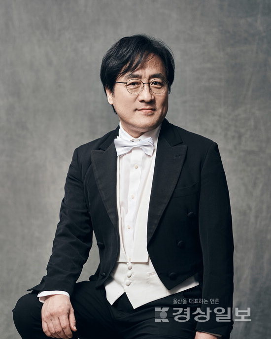 ▲ 장윤성 지휘자