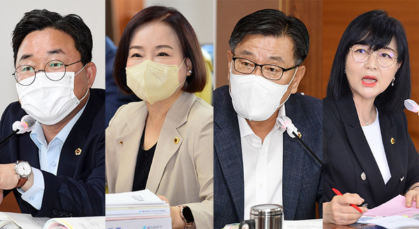 행자위 권태호 시의원, 환복위 손명희 시의원, 산건위 김수종 시의원, 교육위 천미경 시의원(왼쪽부터)