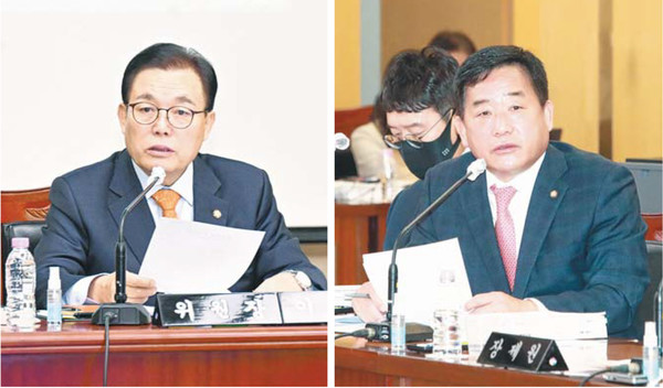 17일 울산시청에서 열린 국회 행정안전위원회의 울산시에 대한 국정감사에 이채익(왼쪽) 행정안전위원회 위원장과 박성민 국회의원이 질의를 하고 있다. 김경우기자 woo@ksilbo.co.kr