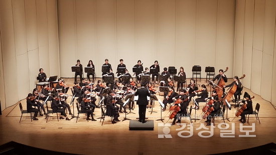 ▲ 울산시립청소년교향악단은 오는 26일울산문화예술회관 소공연장에서 제41회 정기연주회 ‘승리의 찬가’를 마련한다.