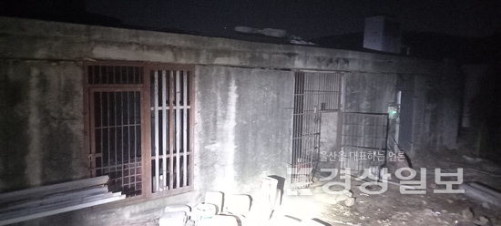 ▲ 지난 8일 밤 울산 울주군에서 탈출한 곰 3마리가 머물던 사육농장 내 철장. 울주군청 제공