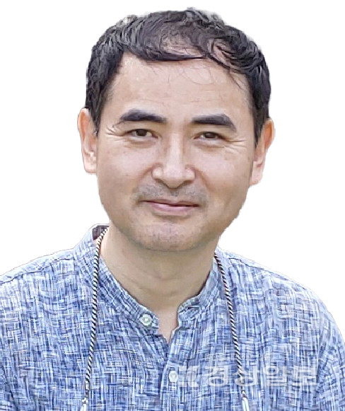▲ 오창헌(사진) 시인