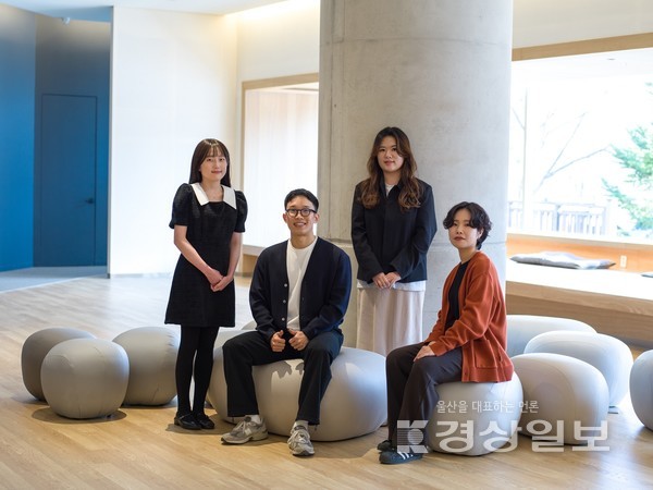 이번 연구를 진행한 UNIST 연구진.  천승현 연구원, 임동준 연구원, 김희향 연구원, 김아연 연구원(왼쪽부터).