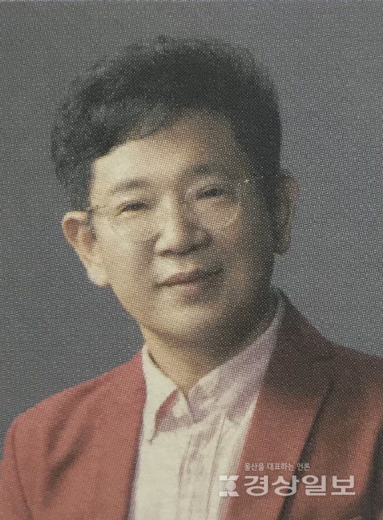 ▲ 시조시인 박진형(사진)이 첫 시조집 를 펴냈다.