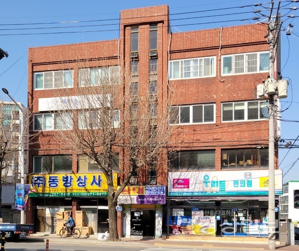 울산 남구 최초의 구립 경로식당이 새단장을 마치고 오는 4월부터 운영에 나설 예정이다.