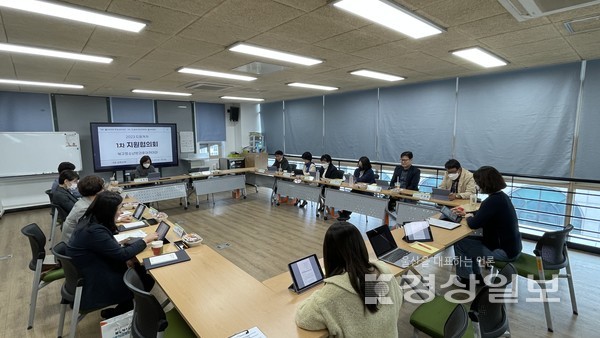 울산북구청소년문화의집 북구청소년방과후아카데미는 지난 22일 문화의집 대강당 바투바투에서 위원 등 13명이 참석한 가운데 제1차 지원협의회를 진행하였다.