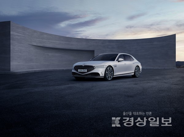 플래그십 세단 G90의 연식변경 모델 ‘2023 G90’
