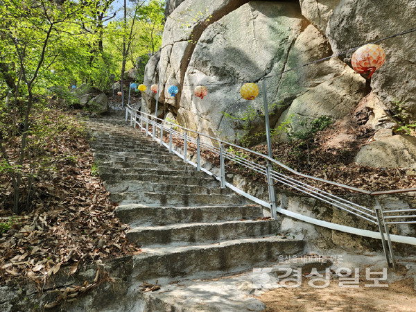 울산 동부소방서(서장 박중규)는 지난 9일 오후 5시께 동구 동부동 동축사 인근에서 산불이 발생했으나 큰 피해 없이 진화됐다고 밝혔다.