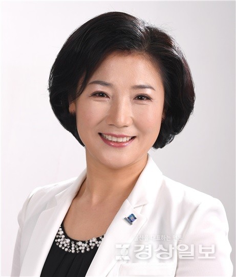 3일 중구의회에 따르면 이명녀 의원이 대표 발의한 ‘울산광역시 중구 공유주차장 지원 조례’가 지난달 28일 열린 제254회 중구의회 임시회 제2차 본회의에서 원안 가결돼 공표를 앞두고 있다.