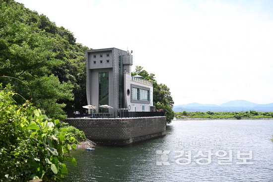 ▲ ‘지관서가 송정박상진호수공원점’ 전경.