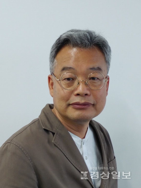 ▲ 한승태(사진) 시인