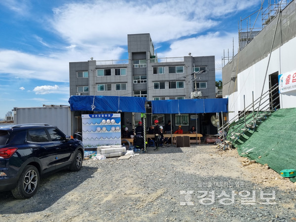 지난 4일 울산 중구 성안동의 한 건설공사현장에 마련된 근로자들을 위한 휴게공간.