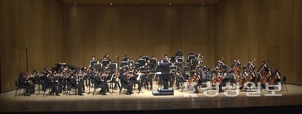 울산 남구 구립교향악단은 12일 울산문화예술회관 대공연장에서 서희태 객원지휘자의 지휘로 구립교향악단 제92회 정기연주회 ‘렉처콘서트’를 개최한다.