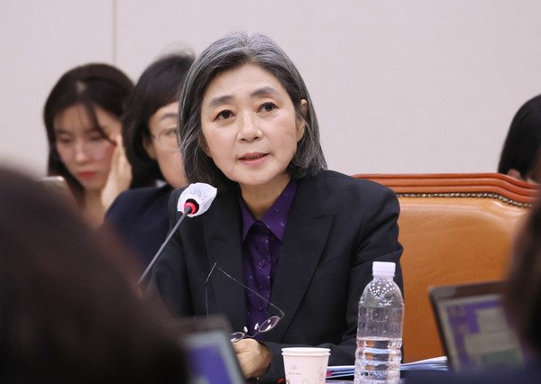 김행 여성가족부 장관 후보자가 5일 국회에서 열린 인사청문회에서 의원 질의에 답변하고 있다. / 연합뉴스