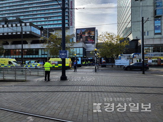 ▲ 지난 10월16일 발생한 버스 건물 충돌사고 당시 GMCA가 관할하는 경찰과 소방 등이 출동해 현장을 정리하고 있다.