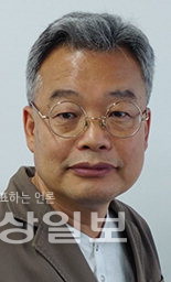 ▲ 한승태(사진) 시인