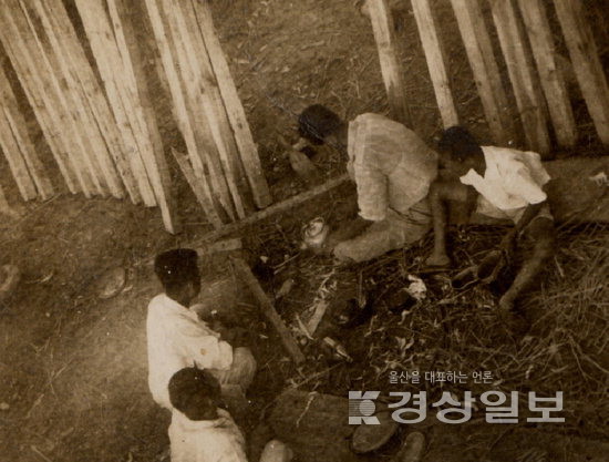 ▲ 염부들.