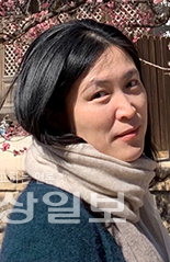 ▲ 노경희 울산대 국어국문학부 교수·'알고 보면 반할 꽃시' 저자