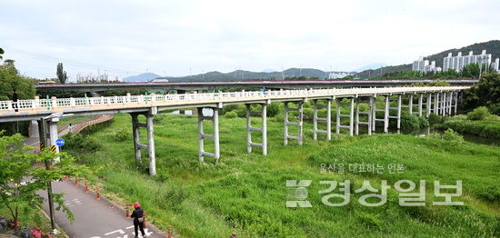 구 삼호교는 1924년 5월22일 준공된 남구 무거동과 중구 다운동을 잇는 교량으로 태화강에 건설된 울산 최초의 근대식 철근콘크리트 교량이다. 김경우기자·울산역사연구소 제공