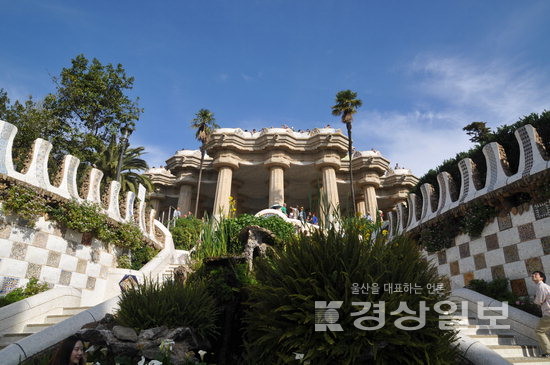 ▲ 구엘공원 주계단