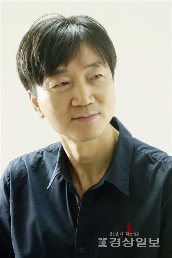 ▲ 김동관 시조시인