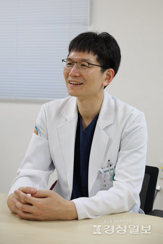 ▲ 조재철(사진) 카티세포치료센터장(혈액내과 교수)