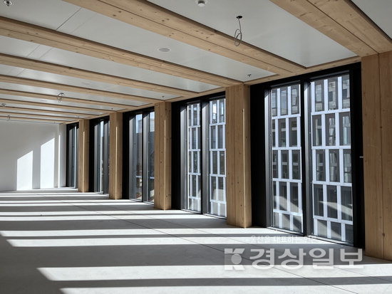 ▲ 팀버 파이오니어는 외벽 등 일부를 제외한 대부분이 나무로 지어졌다.