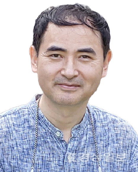 ▲ 오창헌(사진) 시인