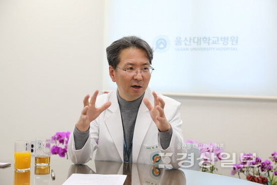 ▲ 박종하 울산대학교병원장이 ‘최고의 의료 품질’과 ‘환자 중심 서비스’를 통해 울산대병원을 대한민국 의료의 새로운 대안이 되는 병원으로 만들겠다는 포부를 밝히고 있다.