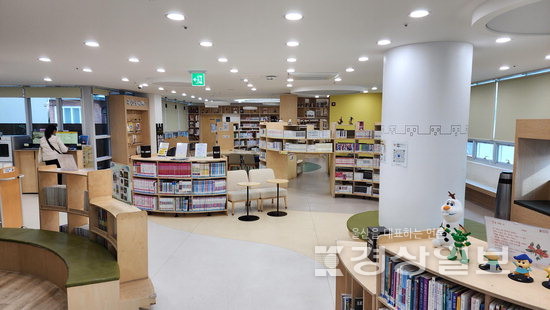 ▲ 산전만화도서관 자료실 전경.