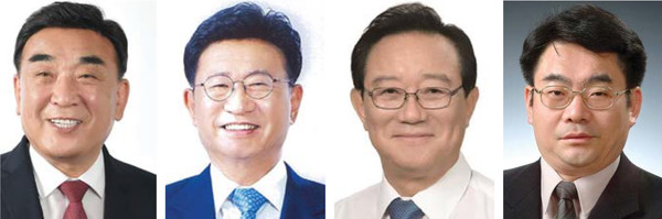 김두겸 울산시장, 이선호 대통령실 비서관, 송철호 전 울산시장, 성인수 울산대 명예교수(왼쪽부터)