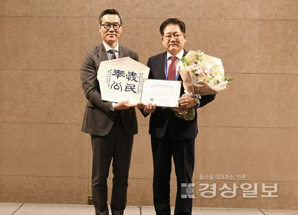 한국동서발전(사장 권명호)은 서울 연세대 백양누리 그랜드볼룸에서 열린 ‘2025년도 KSQM-QMOD-ICQSS 공동 국제학술대회 시상식’에서 권명호 사장이 ‘글로벌품질경영인대상’을 수상했다고 29일 밝혔다.