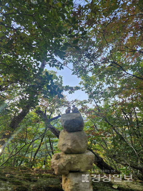 ▲ 기도 위에 기도를 쌓아둔다.