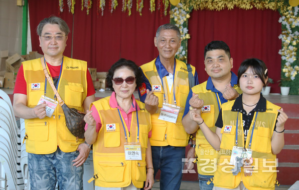 (사)AnB(아나봉) 국제의료봉사단(단장 윤영선)은 80여명의 봉사단원을 구성해 이달 5일부터 11일까지 일주일간의 일정으로 필리핀 팜팡가주에서 4000여명의 환자를 대상으로 현지 의료봉사를 펼쳤다.